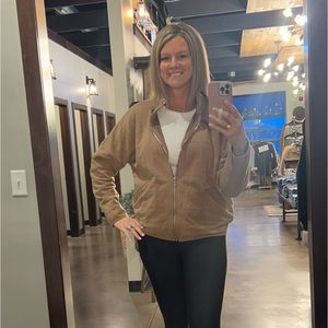 Meet your Posher, Kari